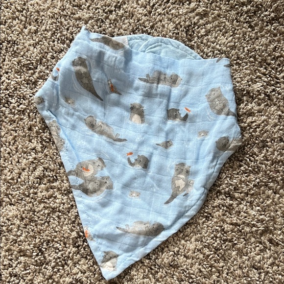 Angel Dear Otter Bib - Picture 1 of 3